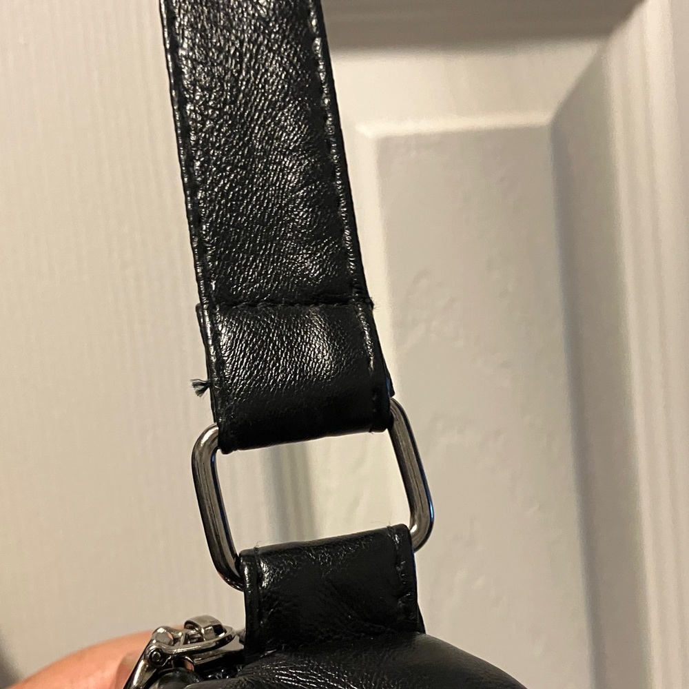 Elegant Black Crossbody Bag - Picture 8 of 12
